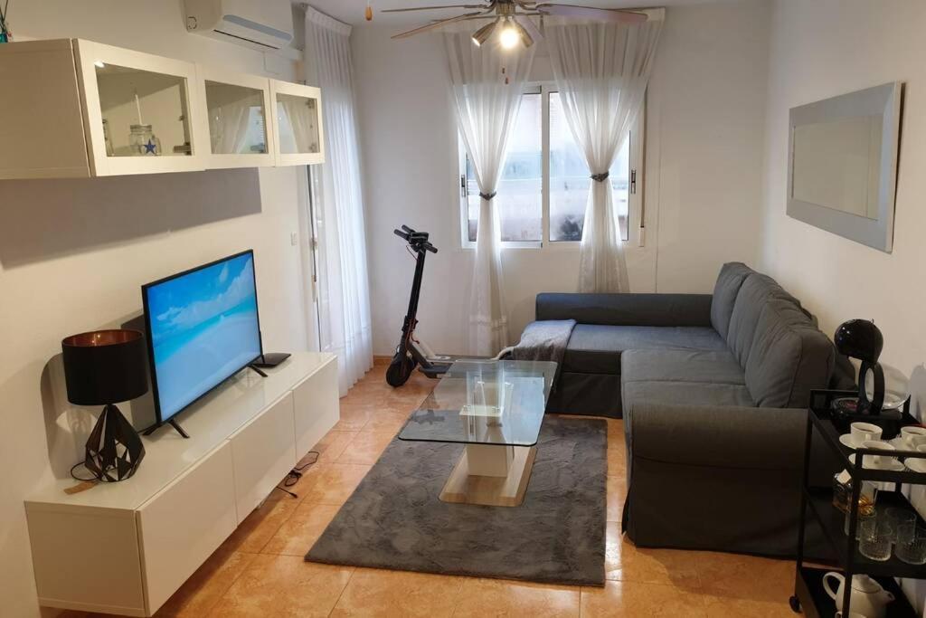 Apartment Playa Cura 150M + Electric Scooters Torrevieja Dış mekan fotoğraf